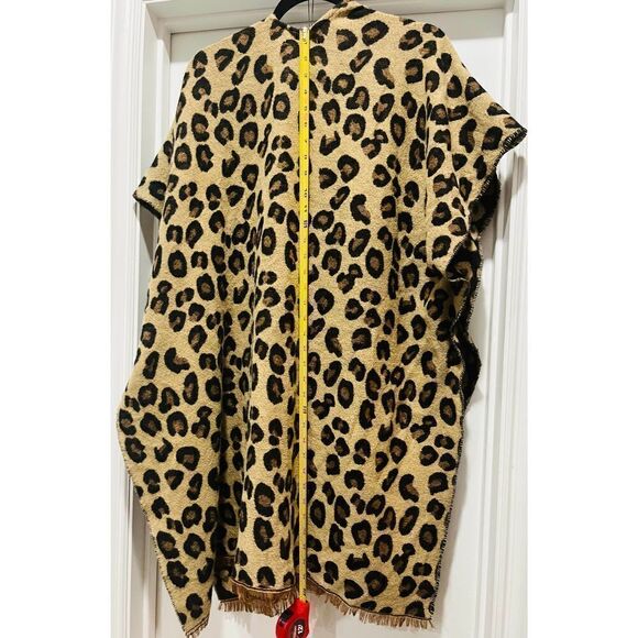 NWOT: Do everything with Love cover up - Picture 8 of 8